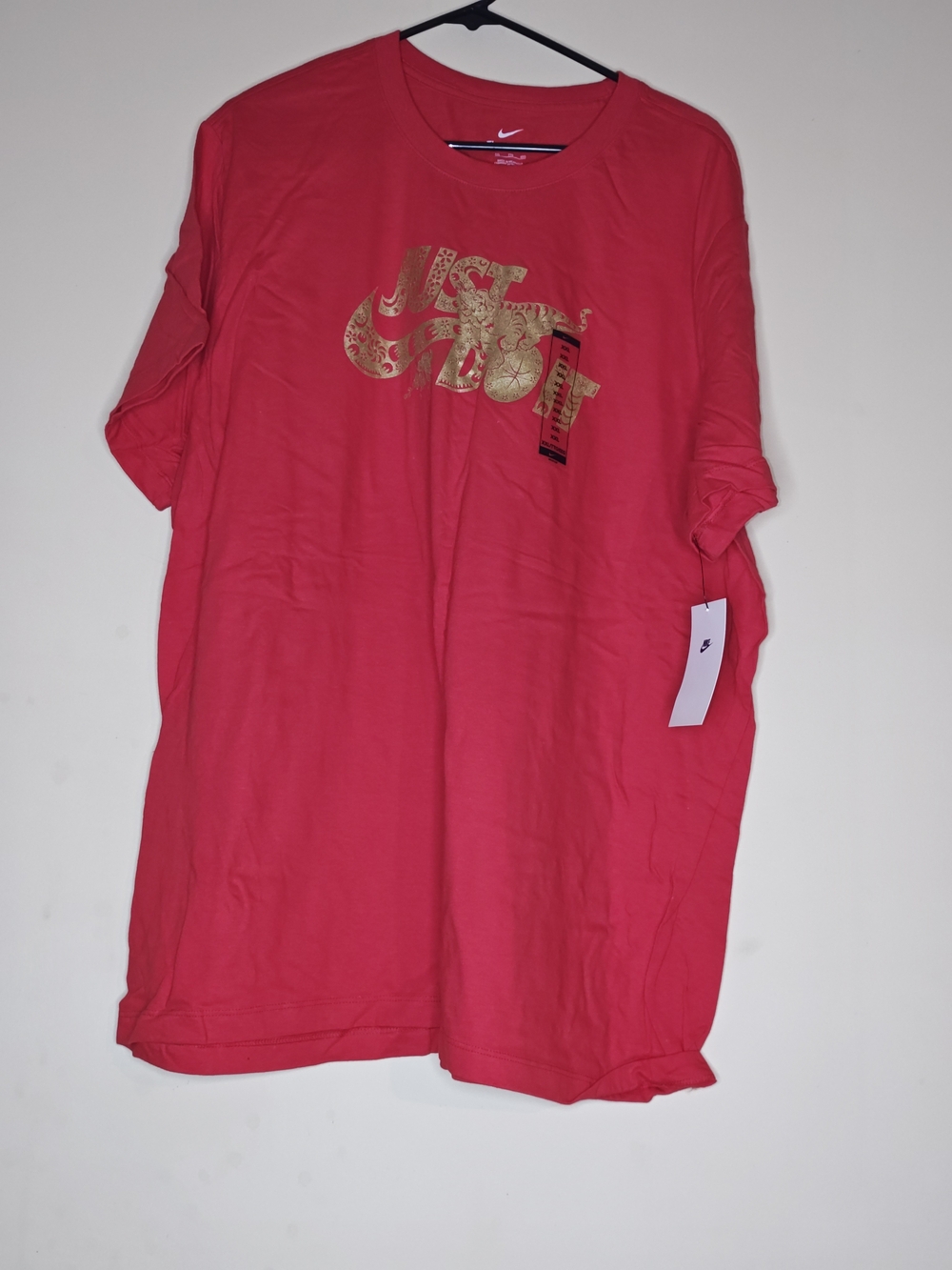 Nike Men's 'Just Do It' Graphic Tee - Red with Gold Logo XXL